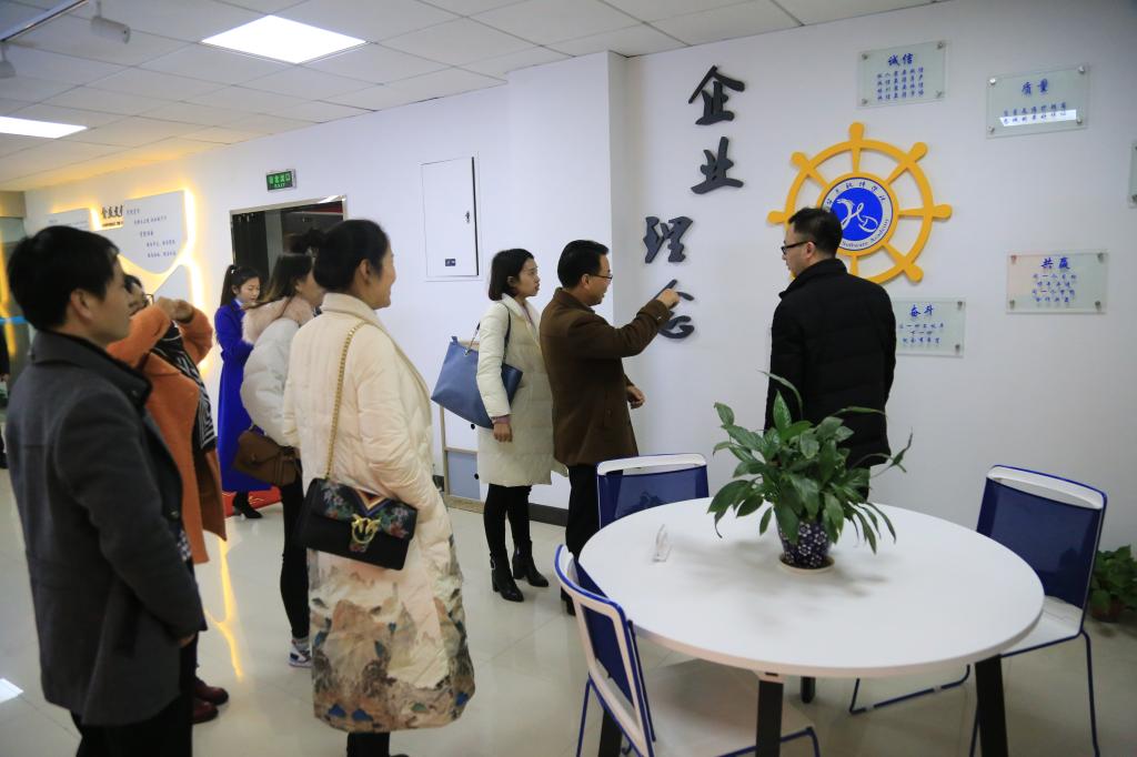 为实现校企合作与产教融合工作并轨超车