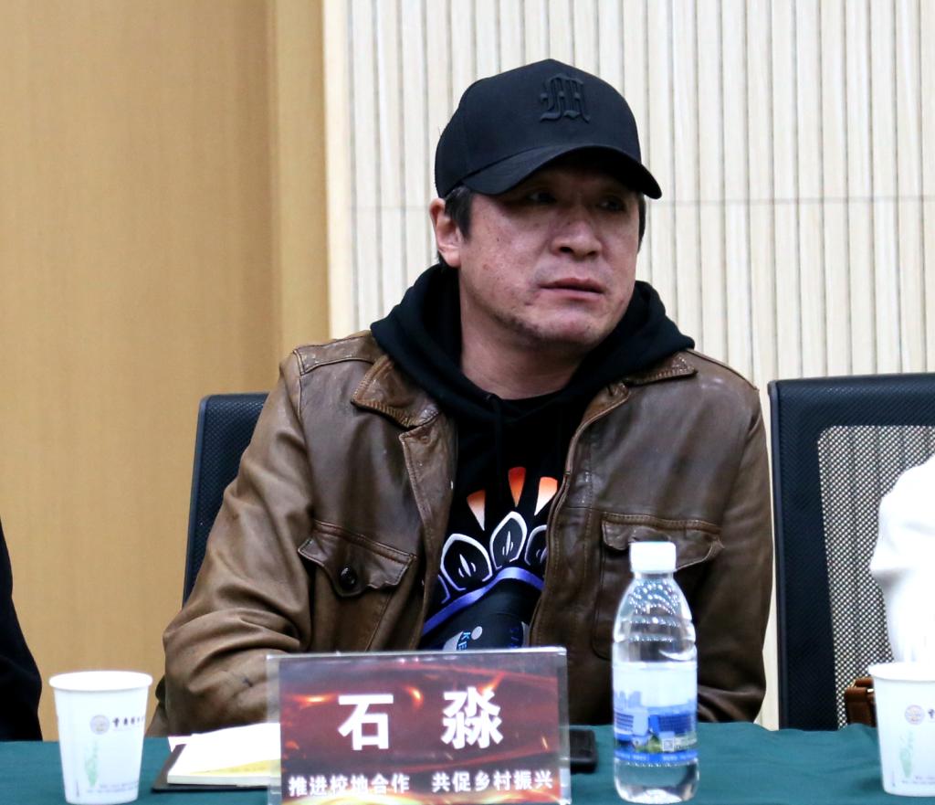 参观过程中各位就如何发挥影视融媒体龙