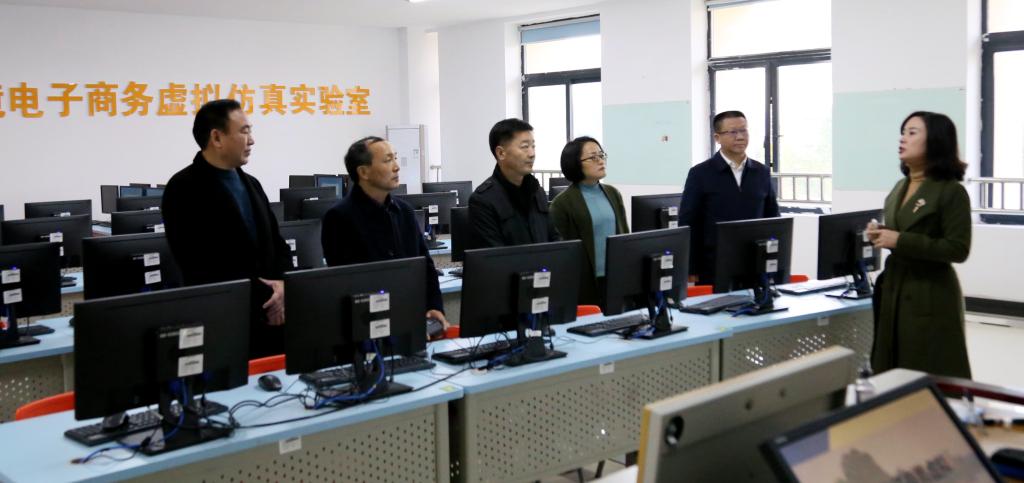 区新专联等各位领导一行来龙珠直播入口