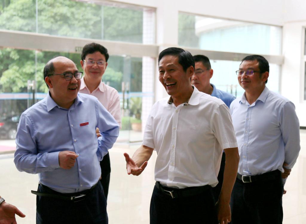 政府督导专员何大海