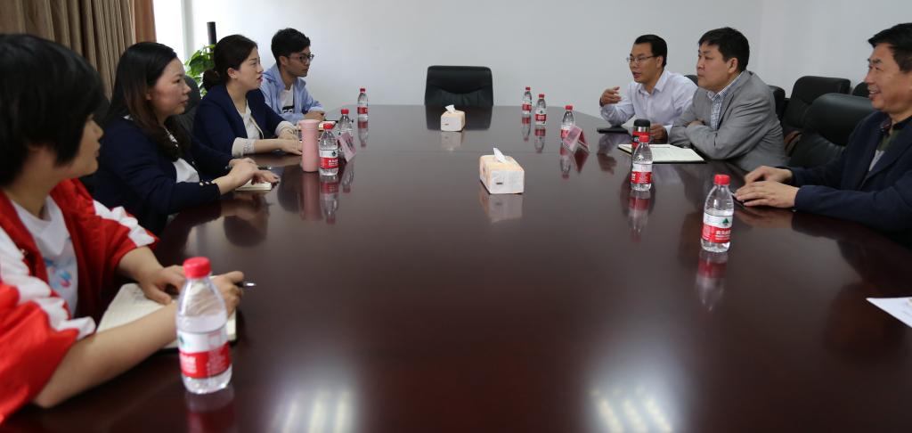 双方一致认为将会以党组织共建为切入点