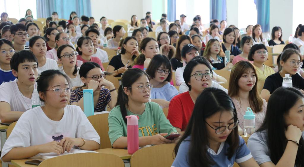 《导游业务》等理论与实操课程进行现场
