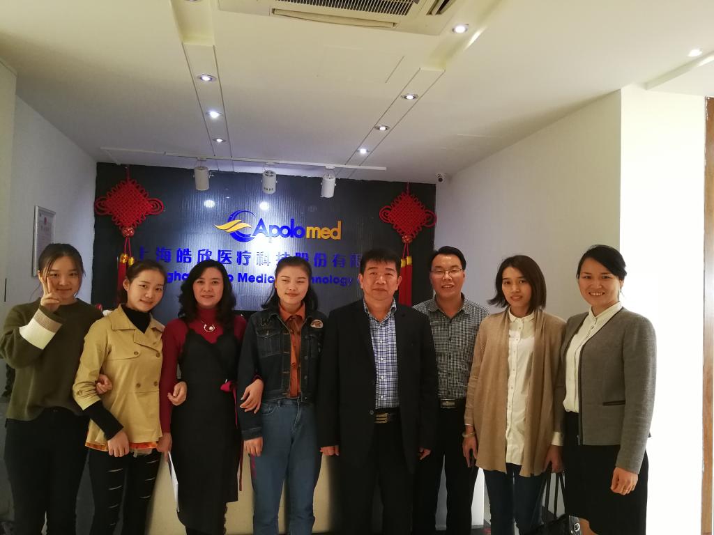 招聘会现场图片
