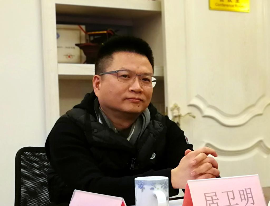 重庆市上海商会名誉会长詹绍俊先生作为